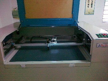 CCD摄像定位激光切割机